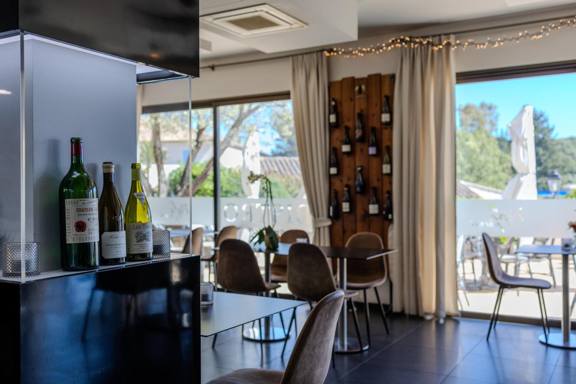 Hotel & Restaurant Perla Riviera วิลล์เนิฟ-ลูเบ ภายนอก รูปภาพ